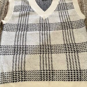 SHEIN Black and White Checkered V-Neck Sweater Vest (4)